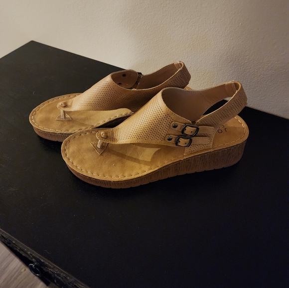 Wedge thong sandals - Picture 2 of 6